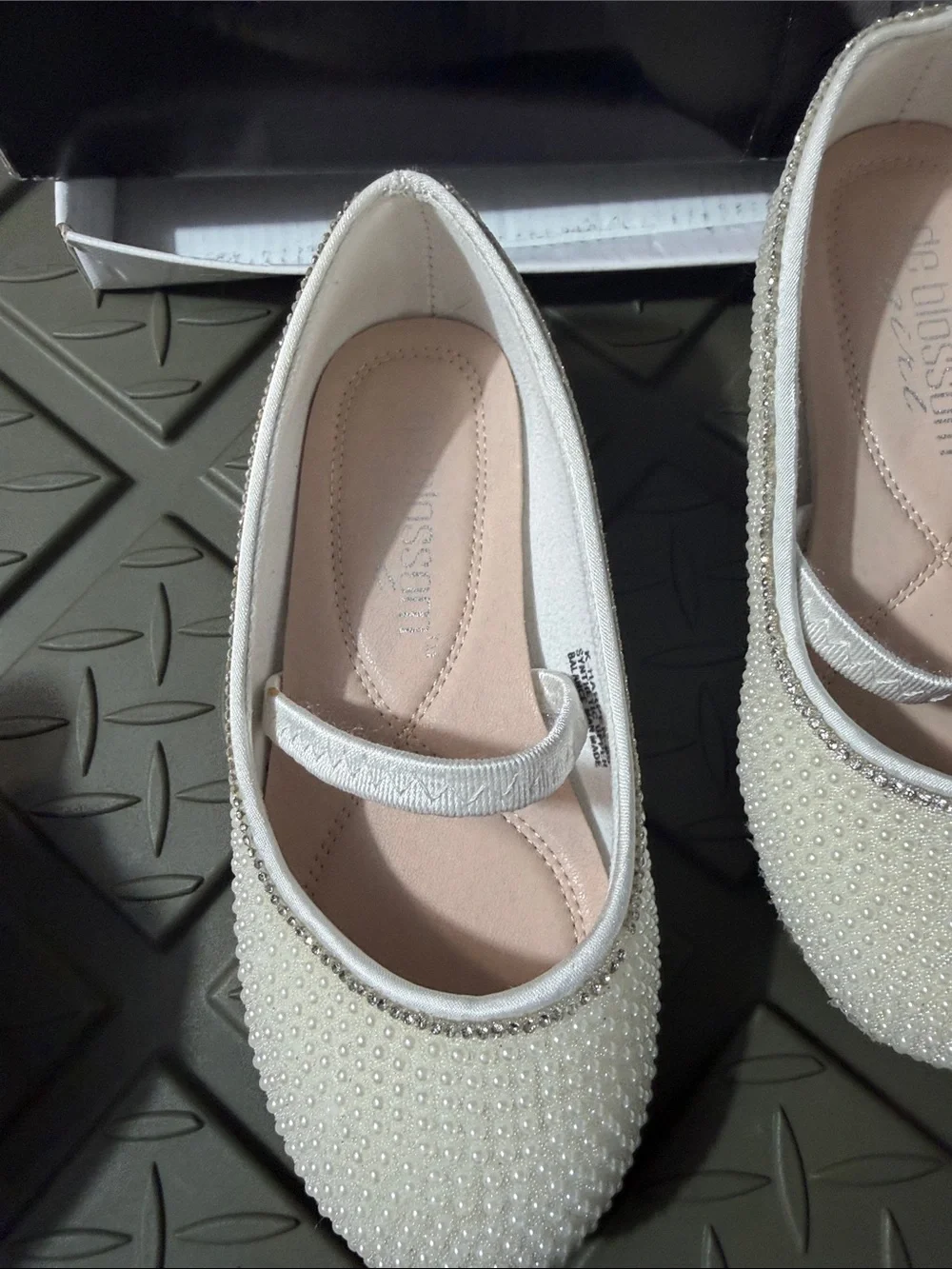 Kids' Cream Pearl Ballet Flats